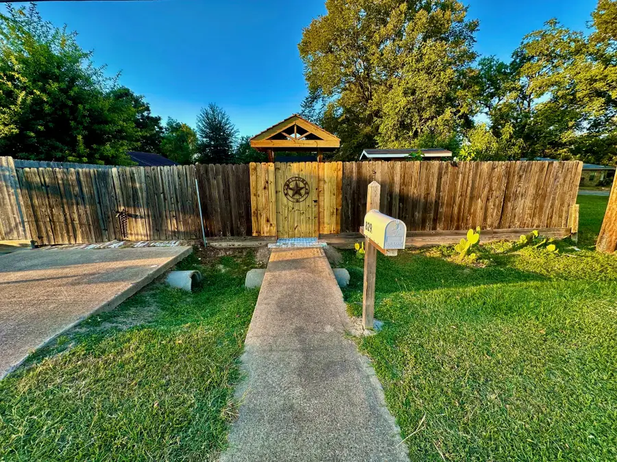 829 Timkin Road, Tomball, TX 77375 - Image #3