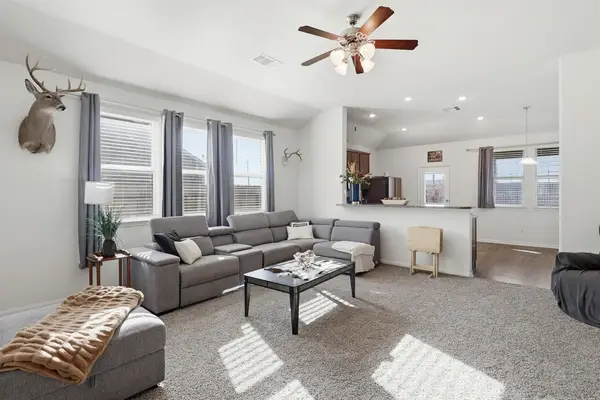 211 White Wing Lane, Sealy, TX 77474