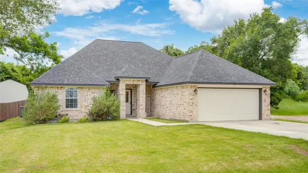 46 Nelson Court, Jones Creek, TX 77541