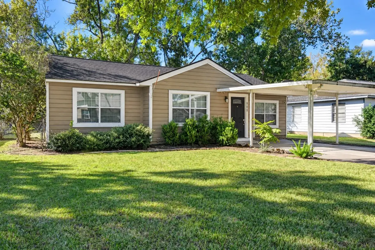 908 Robinhood Lane, Angleton, TX 77515 - #1