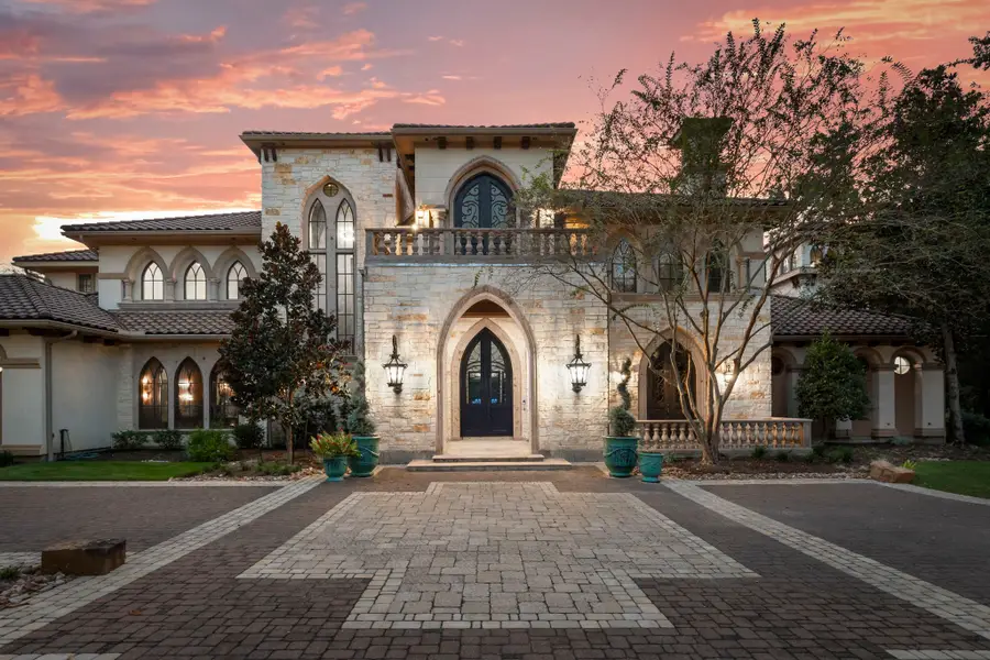 15 Estancia Place, The Woodlands, TX 77389 - Image #3