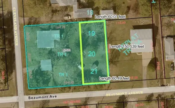 000 Beaumont Ave, Groves, TX 77619