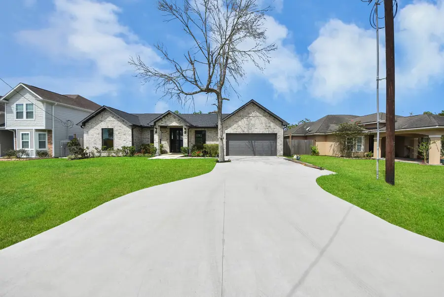 5806 Honey Grove Avenue, Arcola, TX 77583 - #3