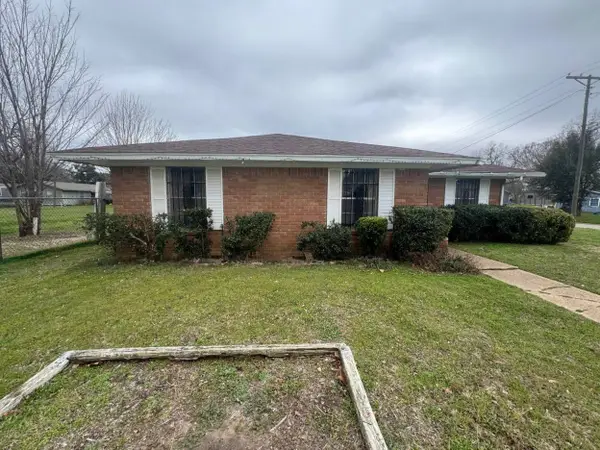 1209 W 2nd Street, Hearne, TX 77859