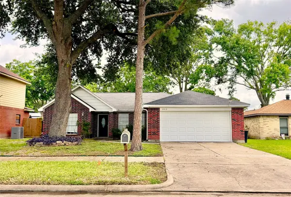 9919 Glenkirk Drive, Houston, TX 77089