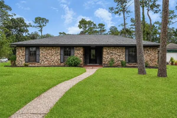 3013 Woodland Drive, Dickinson, TX 77539