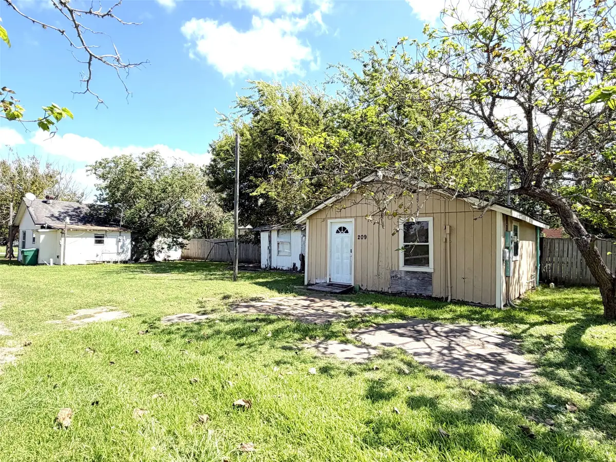 209 S Avenue C, Freeport, TX 77541 - #1