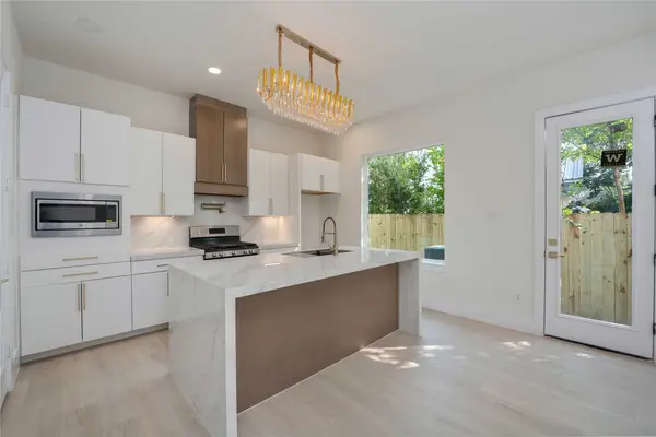 7125 England Street, Houston, TX 77021