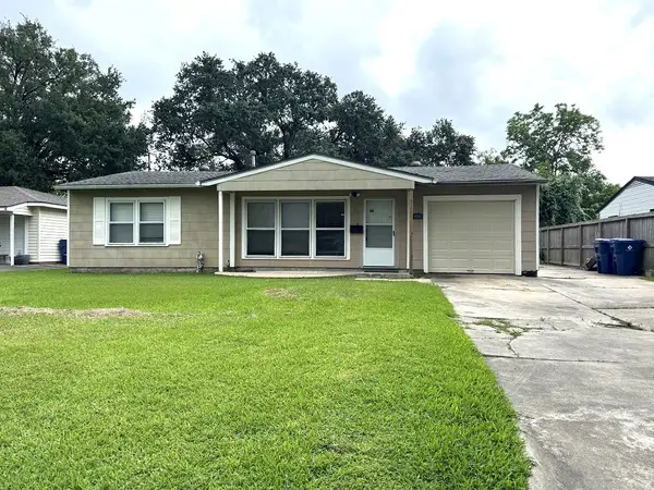 609 24th Avenue N, Texas City, TX 77590