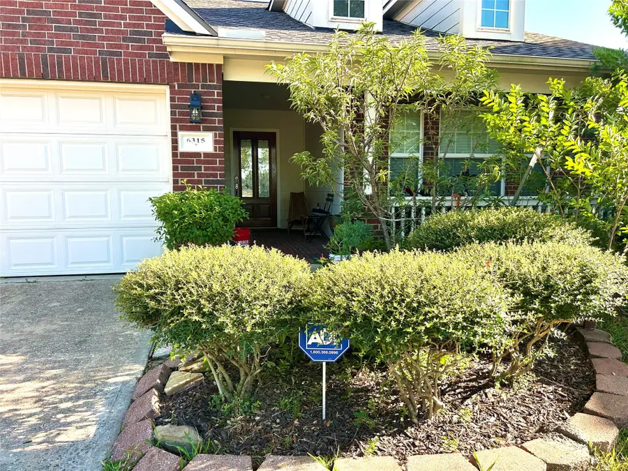 6315 S Wintersage Lane, Houston, TX 77066 - Image #2