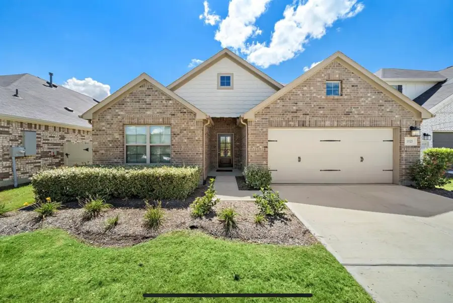 10325 S Goshawk Trl Trail, Conroe, TX 77385 - Image #2