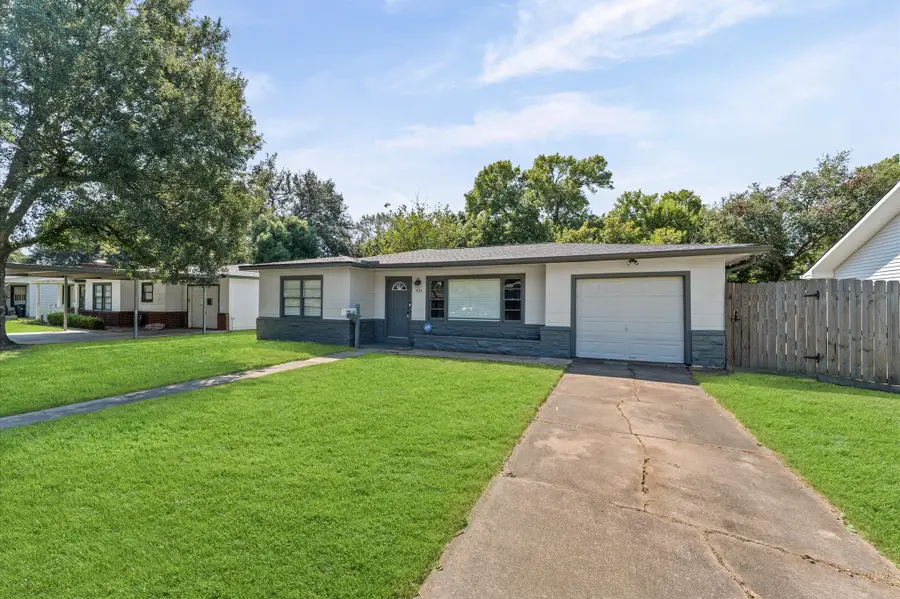 921 22nd Avenue N, Texas City, TX 77590 - Image #2