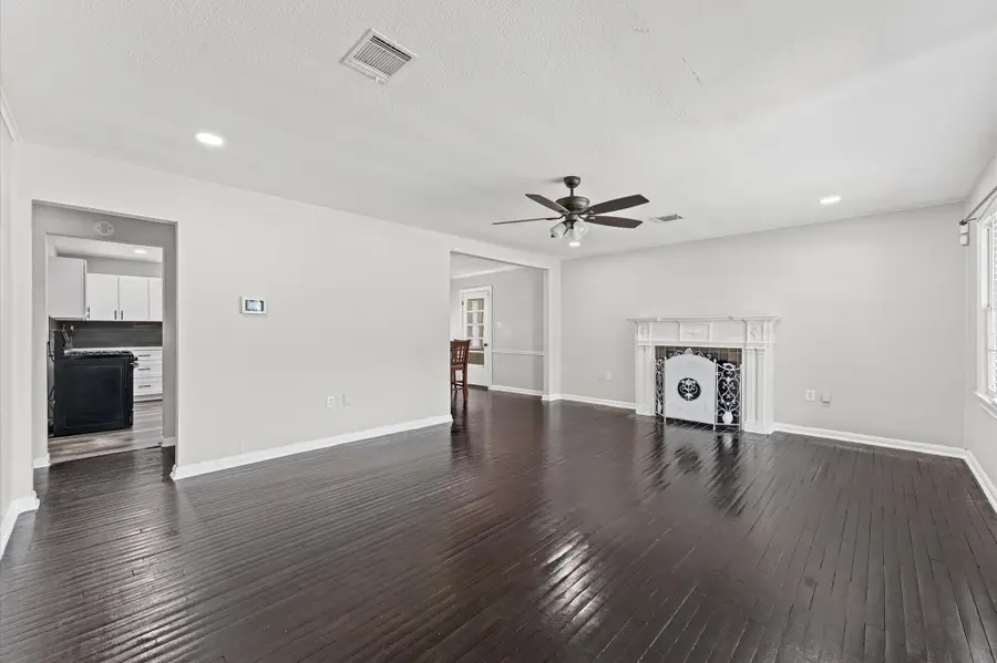 921 22nd Avenue N, Texas City, TX 77590 - Image #3