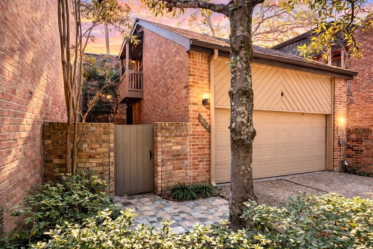 252 Sugarberry Circle, Houston, TX 77024 - #1