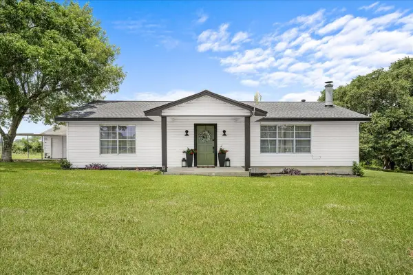4228 Fm 390 Road W, Burton, TX 77835