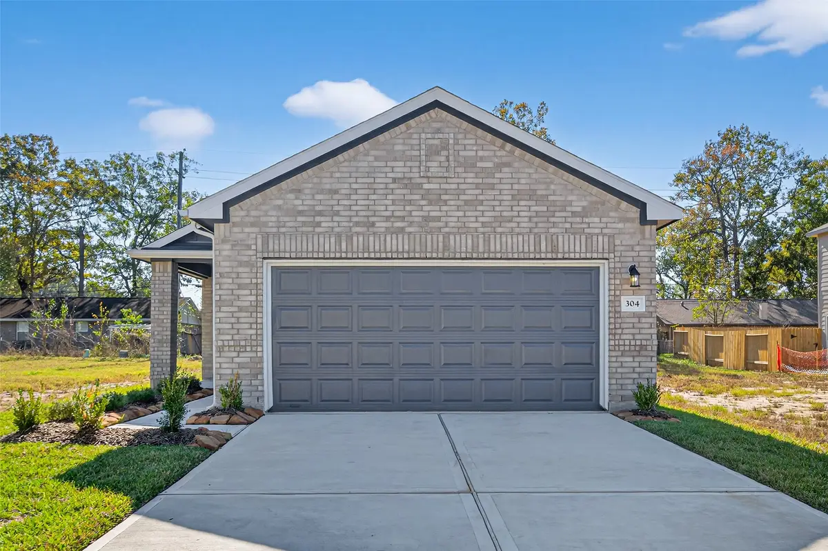 304 Emerald Thicket Lane, Huffman, TX 77336 - Image #1