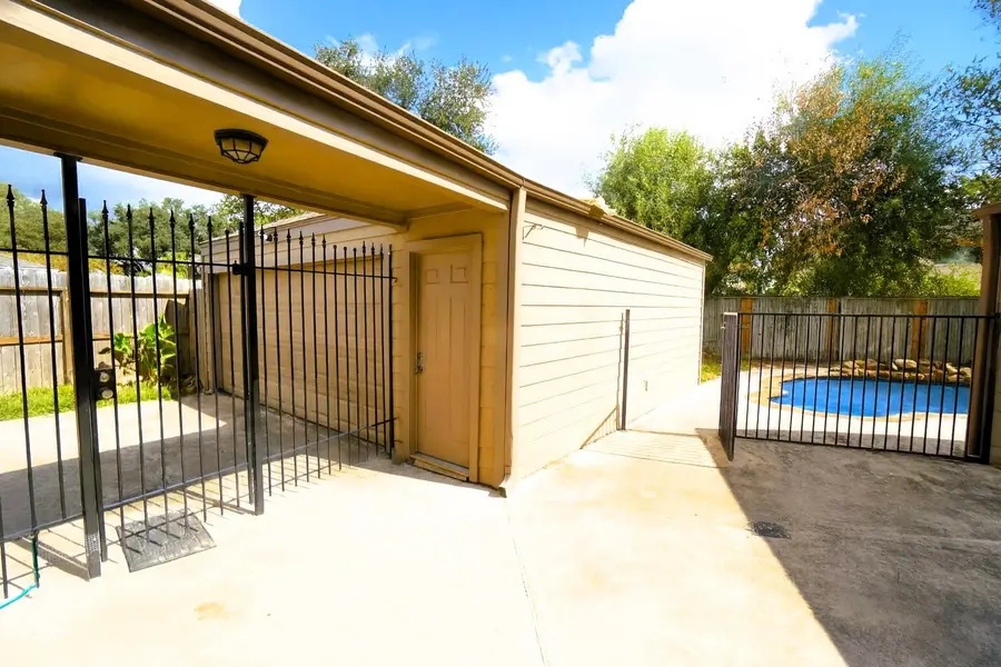 15918 Tumbling Rapids Drive, Houston, TX 77084 - Image #2