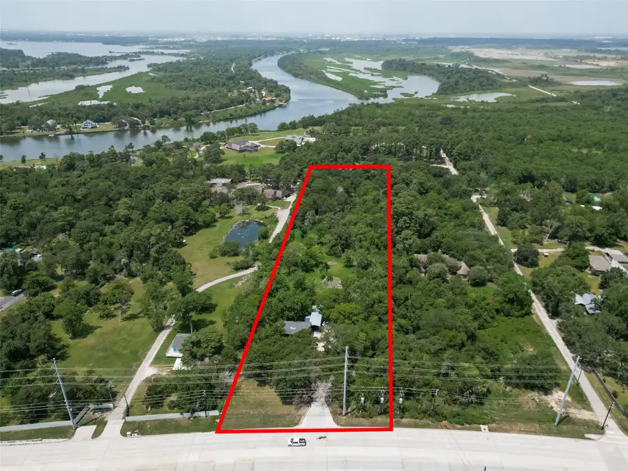 1316 N Main Street, Highlands, TX 77562 - #2