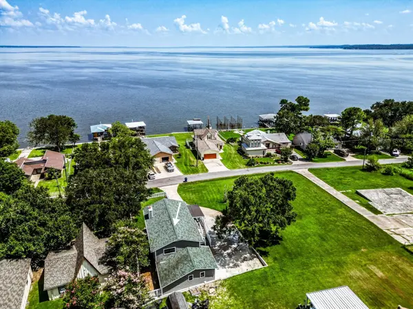 180 W Lake Circle, Point Blank, TX 77364