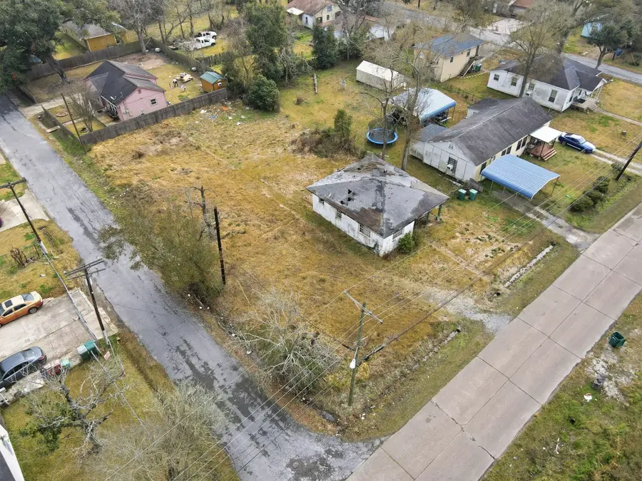 810 Texas Street, Orange, TX 77630 - #2