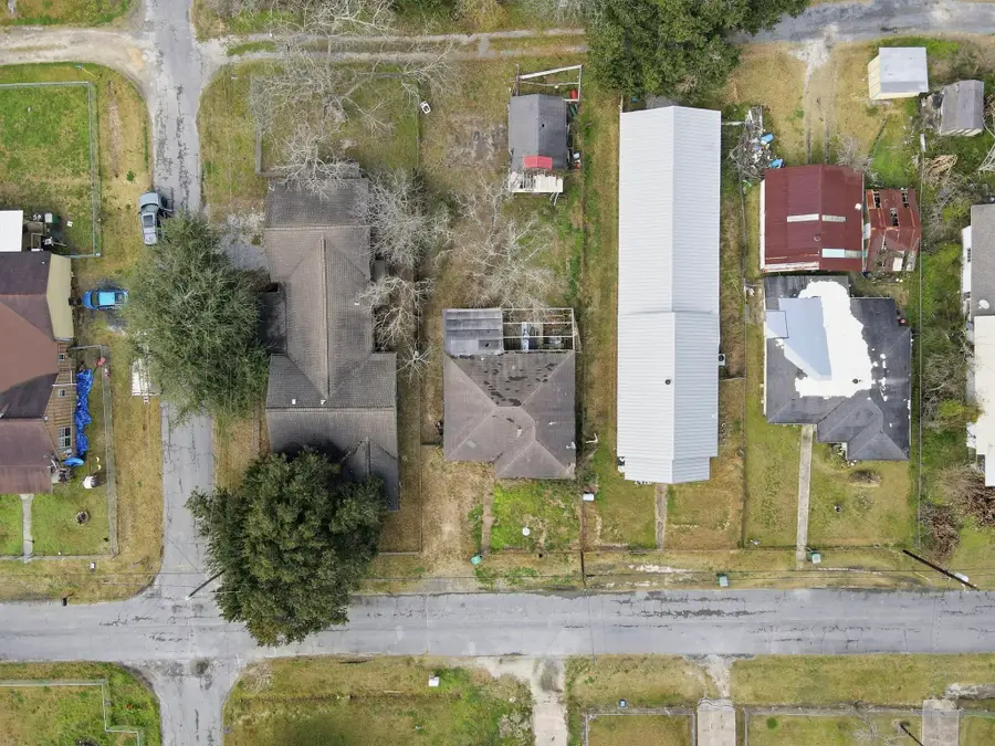 810 Texas Street, Orange, TX 77630 - #3