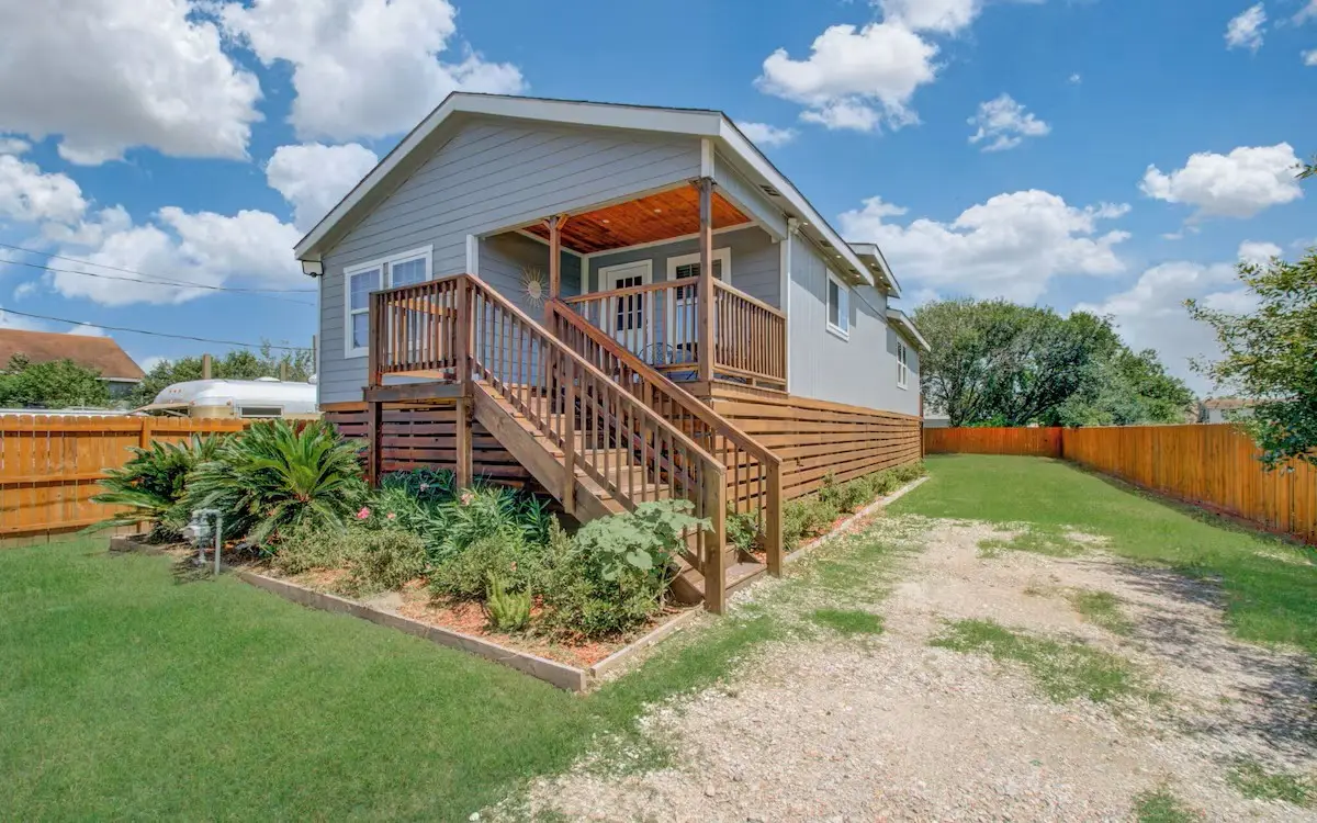 4802 Crane Street, Hitchcock, TX 77563 - Image #1