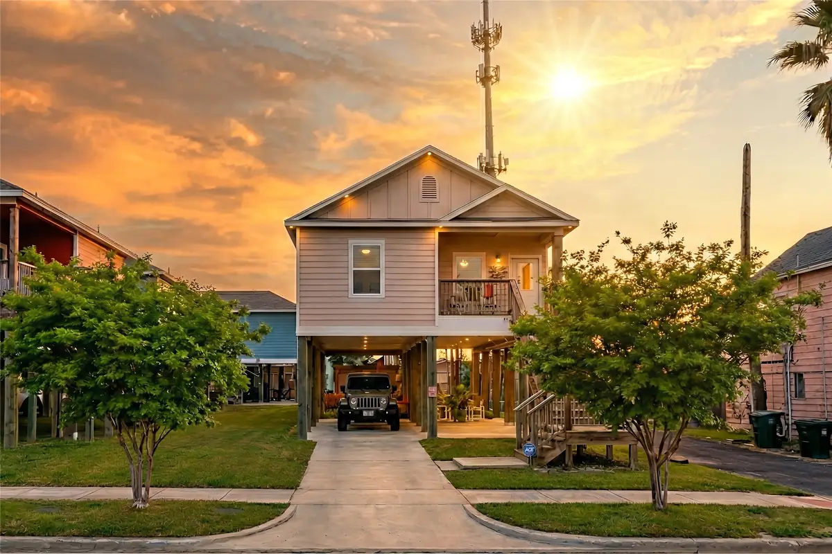 710 35th Street, Galveston, TX 77550 - #1