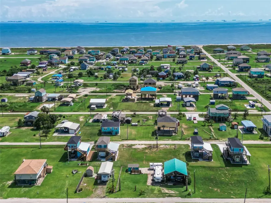 122 Ocean Breeze Drive, Crystal Beach, TX 77650 - Image #3