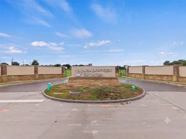 7019 Meadowview Estates Court, Sugar Land, TX 77479