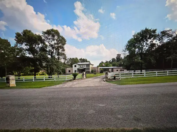 19727 Country Lake Drive, Magnolia, TX 77355