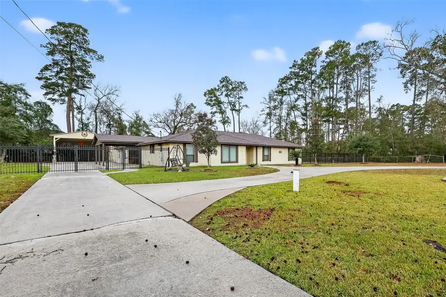 1011 Chateau Woods Parkway Drive, Conroe, TX 77385 - #2