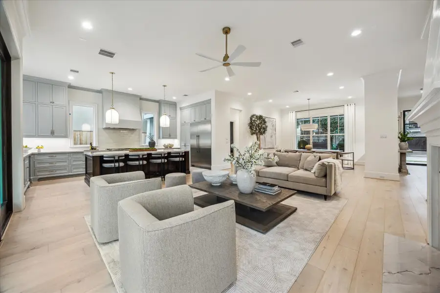 1426 Huge Oaks Street, Houston, TX 77055 - Image #2