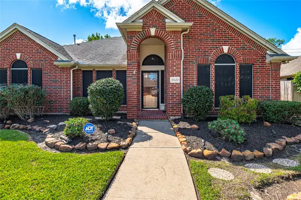 3522 Pine Chase Drive, Pearland, TX 77581