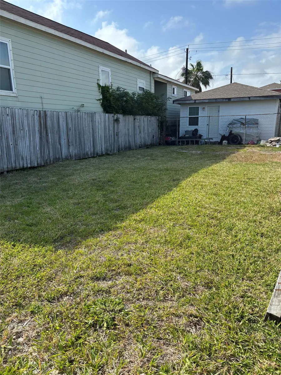 5306 Avenue L, Galveston, TX 77551 - #2