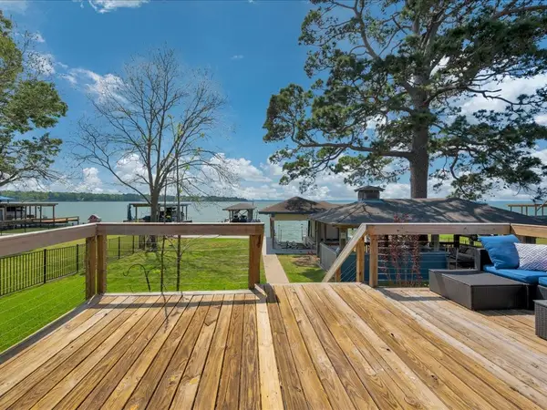 115 Harbor Addition Drive, Livingston, TX 77351