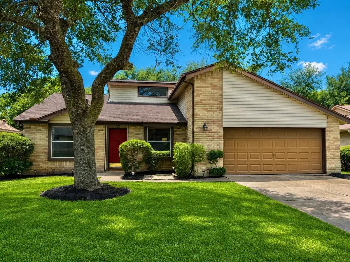 14 Sarita Rd, Angleton, TX 77515 - #1