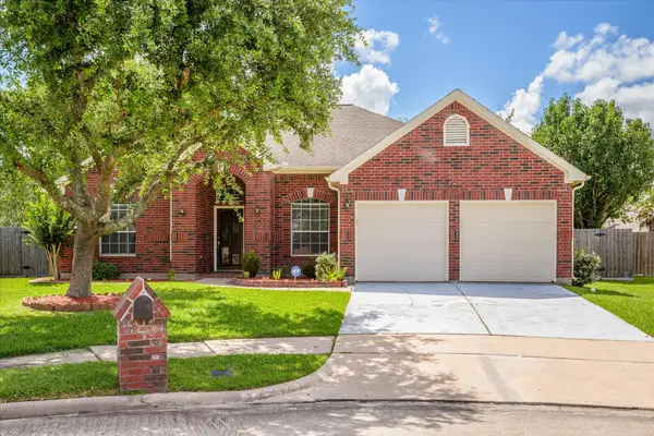 16806 Bay Ledge Court, Friendswood, TX 77546