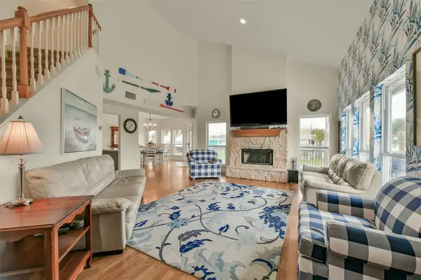 4115 Buccaneer Boulevard, Galveston, TX 77554