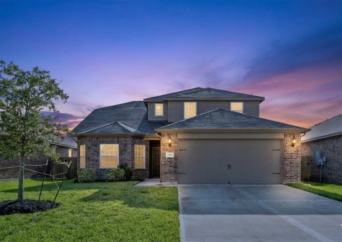 9715 Blue Sapphire Drive, Rosharon, TX 77583 - #1