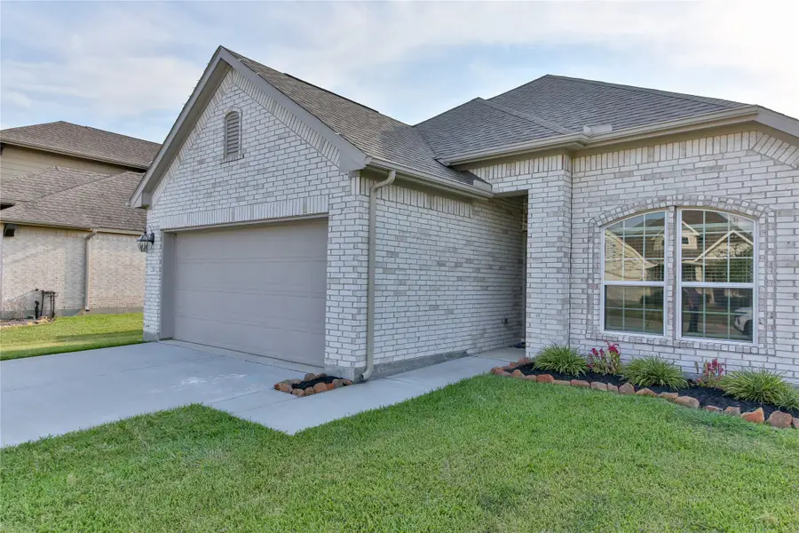 210 Brazos Drive, Baytown, TX 77523 - Image #2