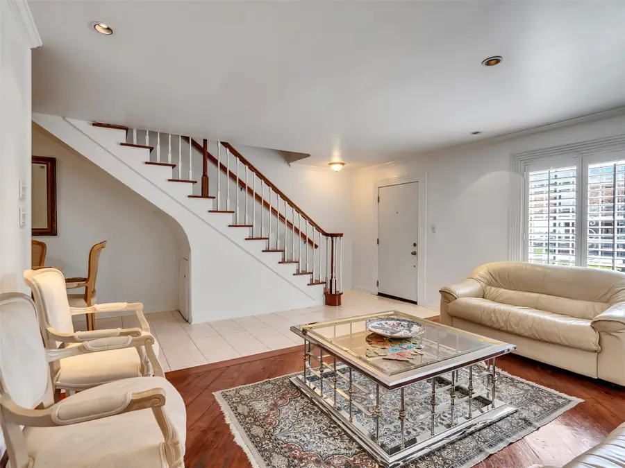 2121 Fountain View Drive #H1, Houston, TX 77057 - #2