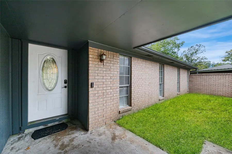 4205 Lariat Drive, Baytown, TX 77521 - Image #3