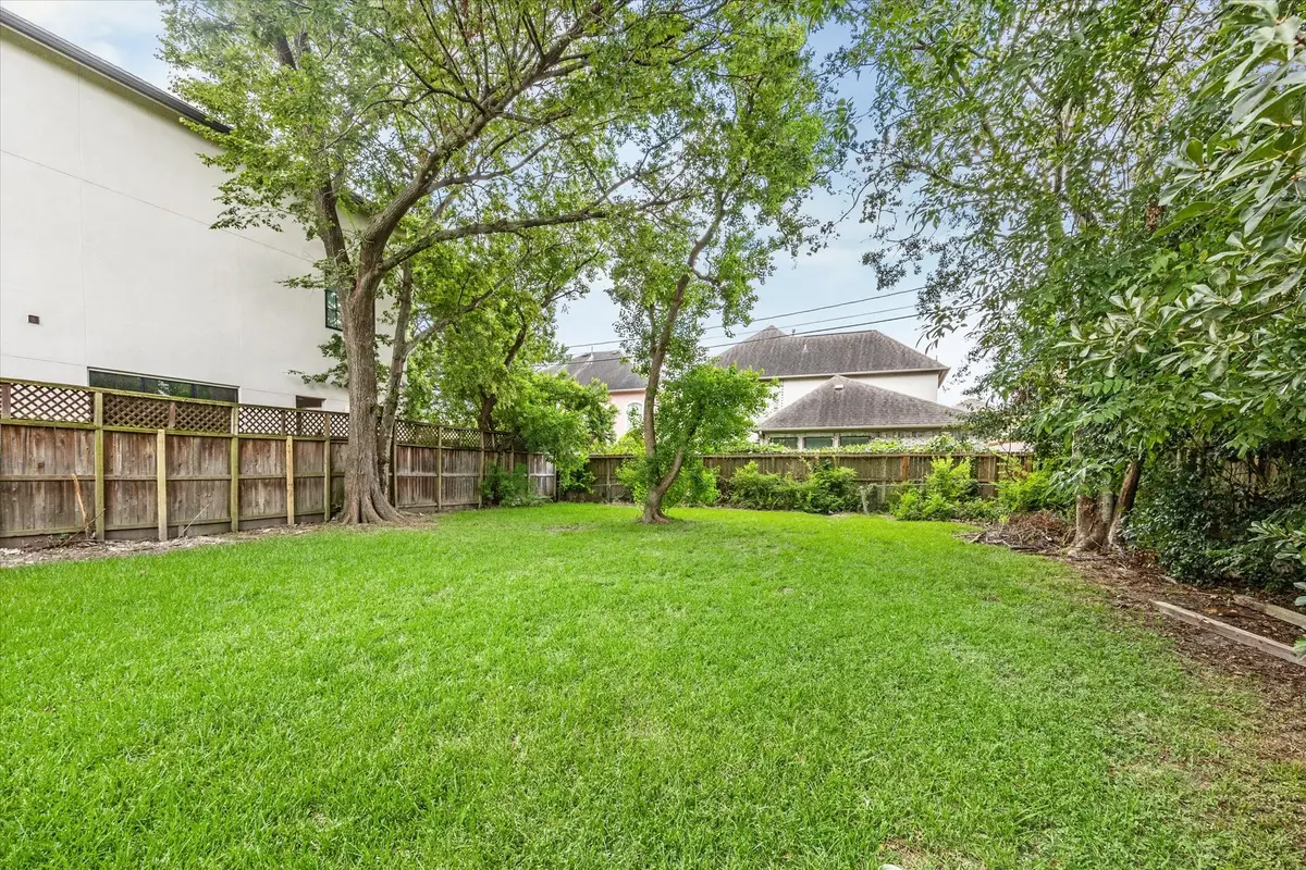 5357 Lampasas St, Houston, TX 77056 - #1