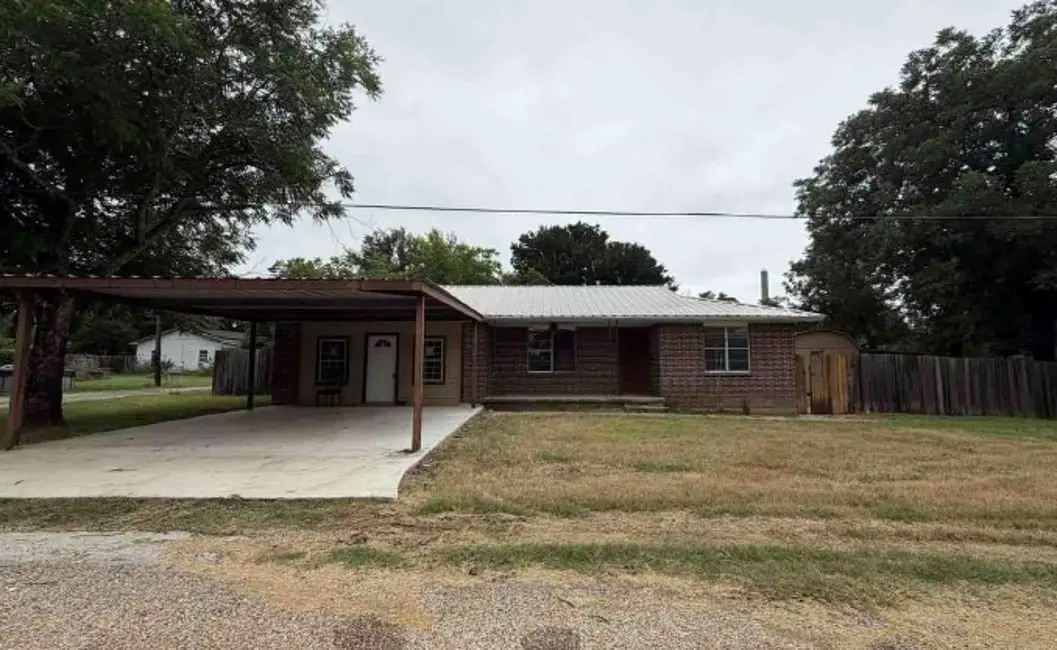 201 E Meadow Street, Iredell, TX 76649 - #1