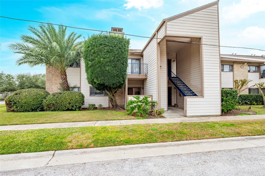 7069 N Holiday Drive, Galveston, TX 77550 - #2