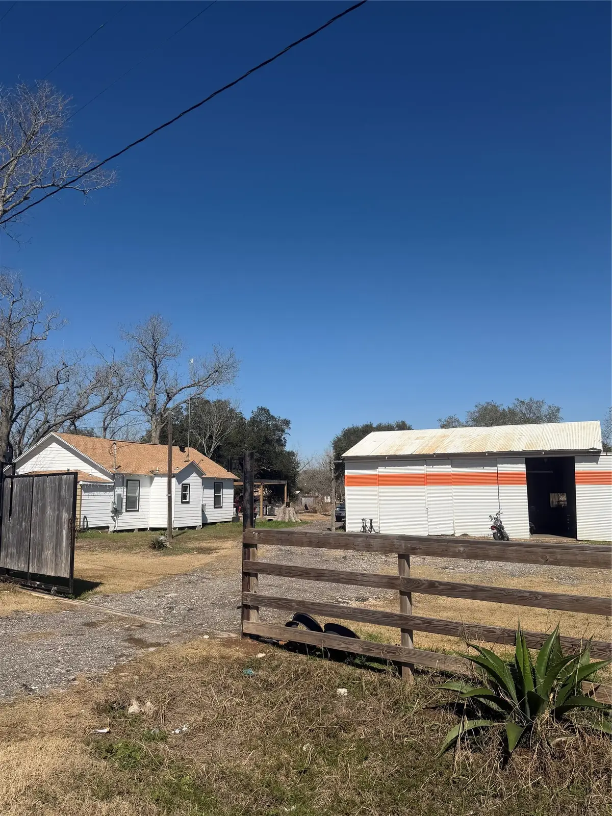 9619 Iago St, Boling, TX 77420 - #1