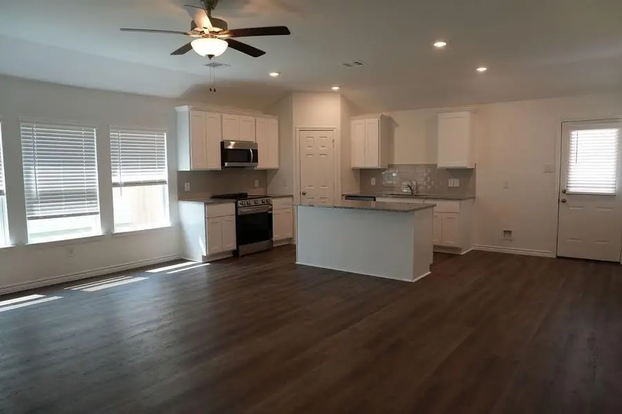 505 Oak Chase Avenue, Dayton, TX 77535 - #2