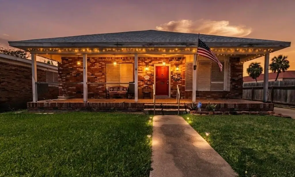 2320 Avenue O 1/2, Galveston, TX 77550 - #1