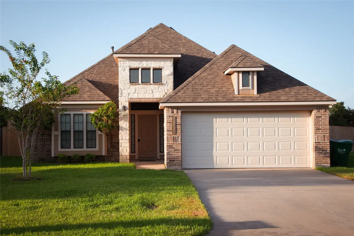 800 Cobble Gate, Brenham, TX 77833 - #1