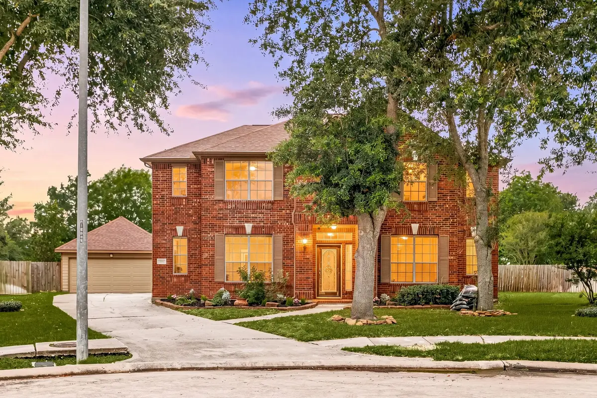8410 Columbus Ct, Pearland, TX 77584 - #1